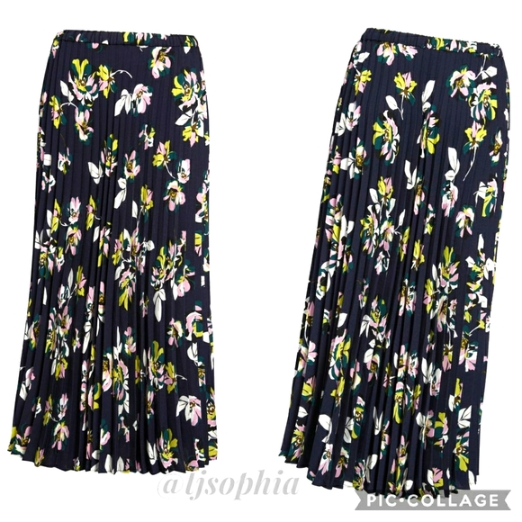 Halogen Dresses & Skirts - New Arrival Navy Manon Floral Pleated MIDI Skirt D9